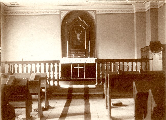 Kirkesalen før restaureringen i 1940